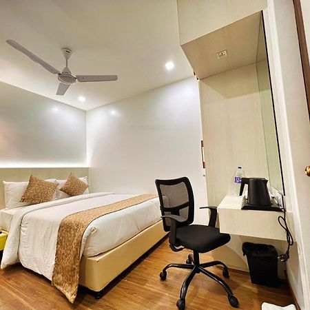 White House By Maxxvalue Service Apartments Bandra 孟买 外观 照片
