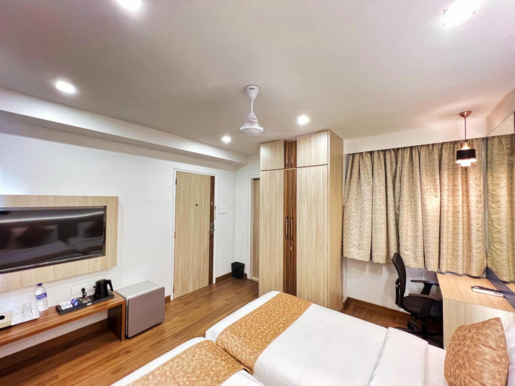 White House By Maxxvalue Service Apartments Bandra 孟买 外观 照片