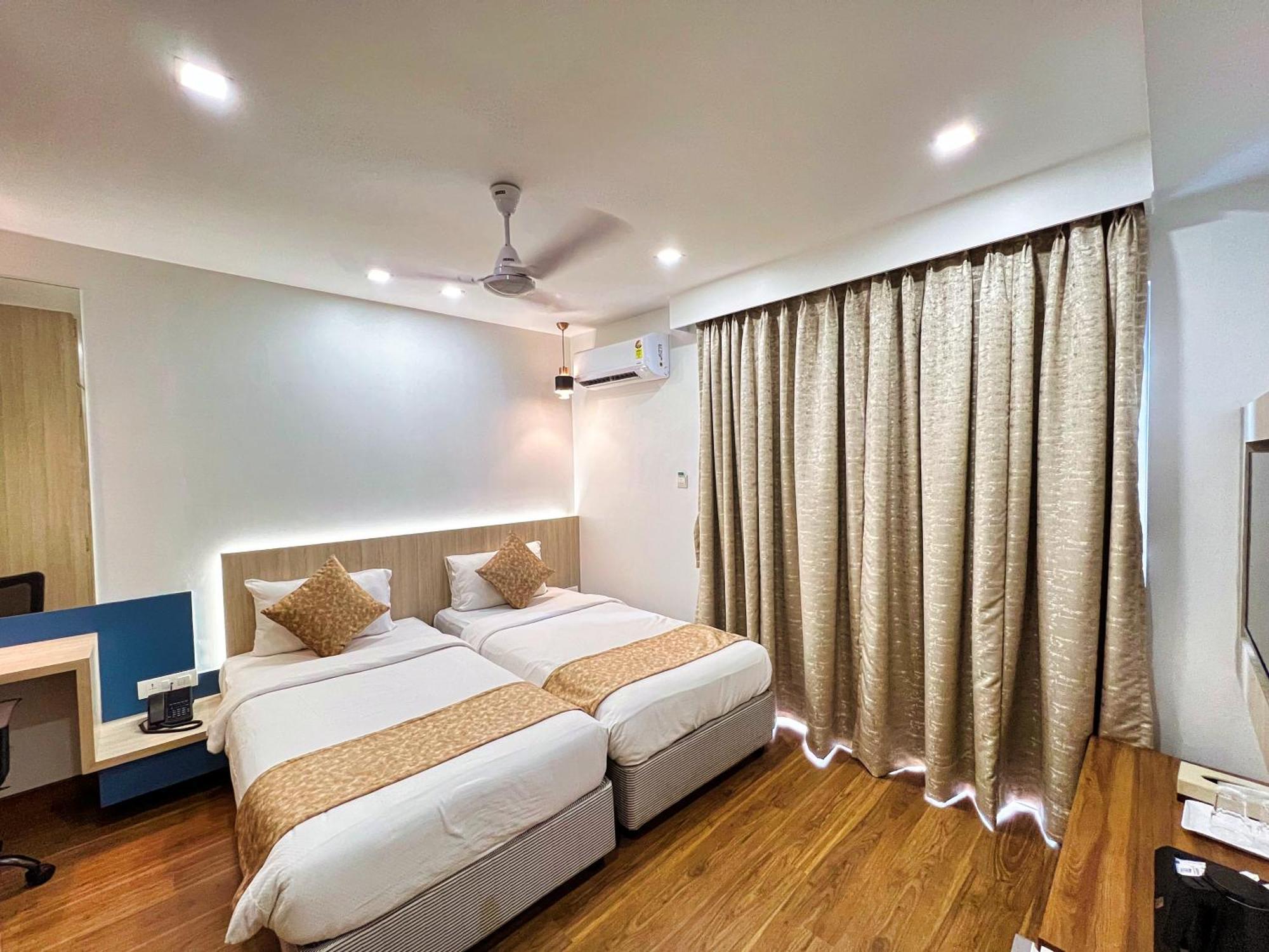 White House By Maxxvalue Service Apartments Bandra 孟买 外观 照片