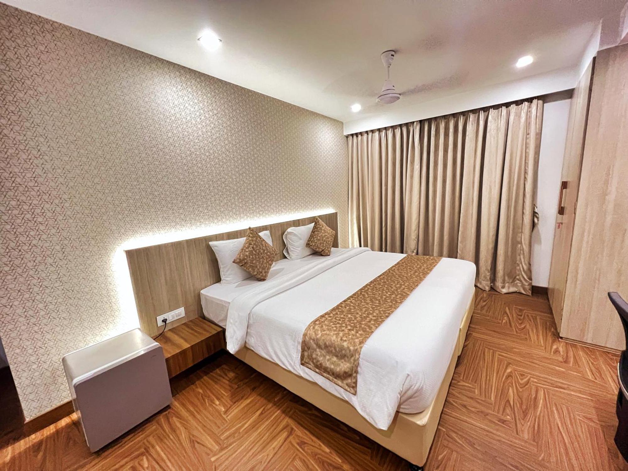 White House By Maxxvalue Service Apartments Bandra 孟买 外观 照片