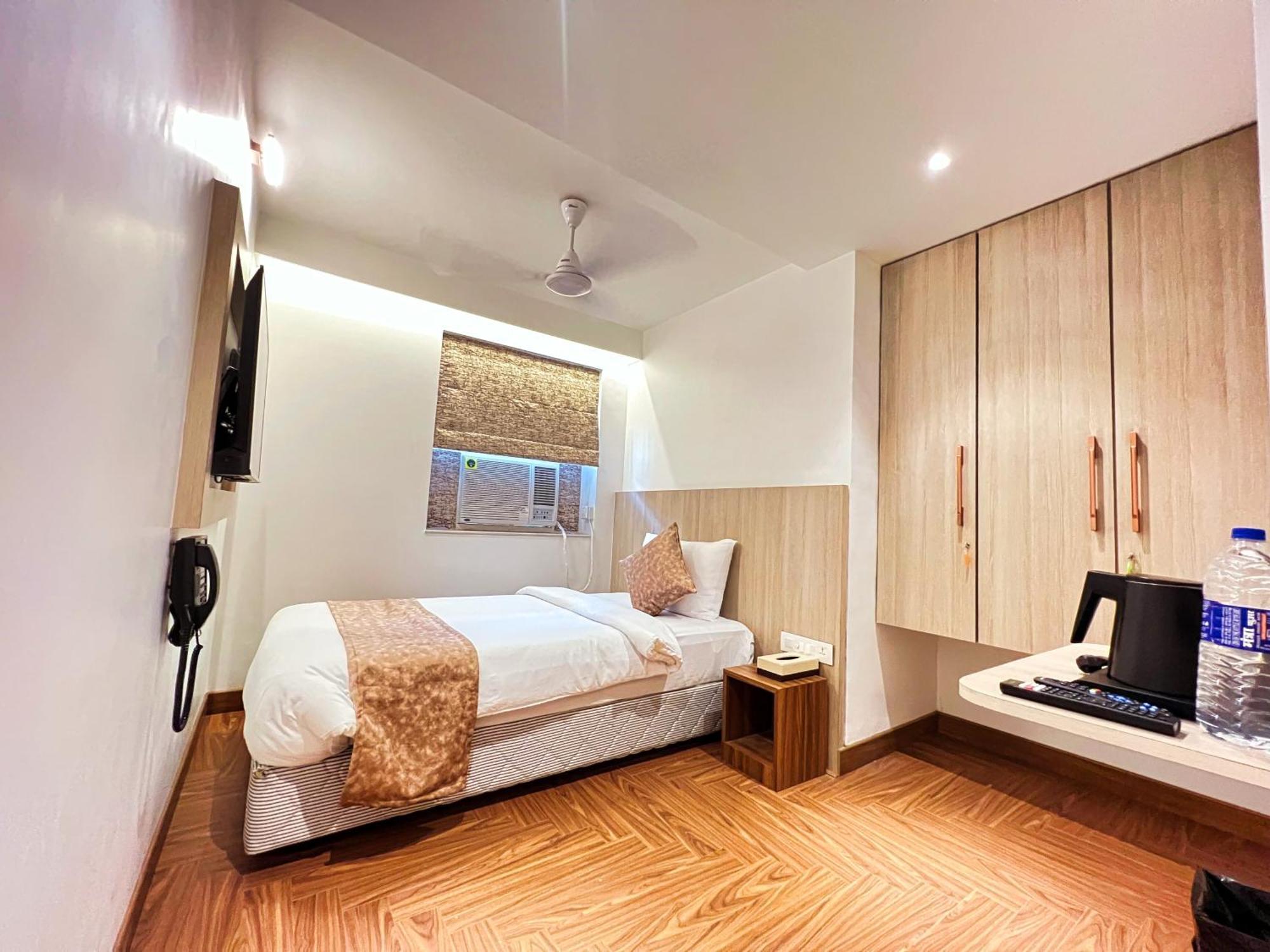 White House By Maxxvalue Service Apartments Bandra 孟买 外观 照片