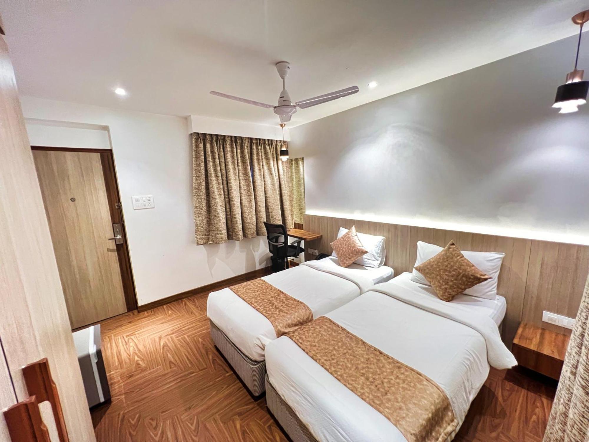 White House By Maxxvalue Service Apartments Bandra 孟买 外观 照片